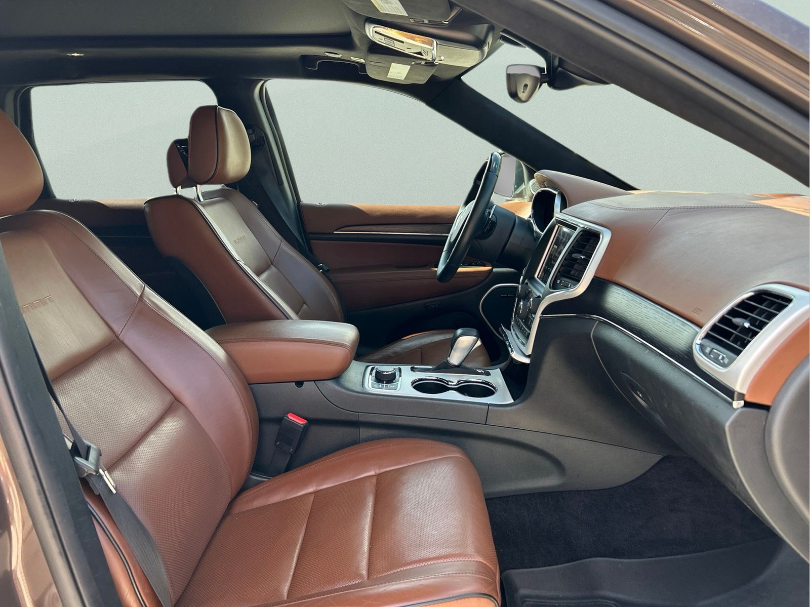 Certified Used 2018 Brown Jeep Summit image 12