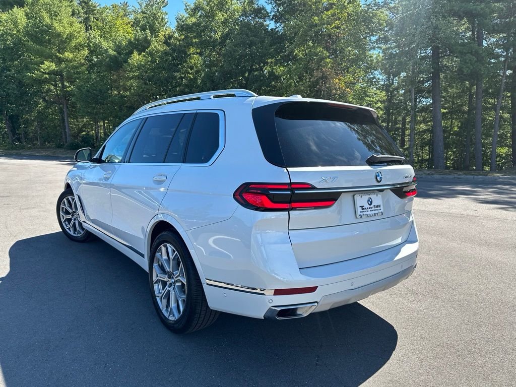 Used 2026 Mineral White Metallic BMW xDrive40i image 5