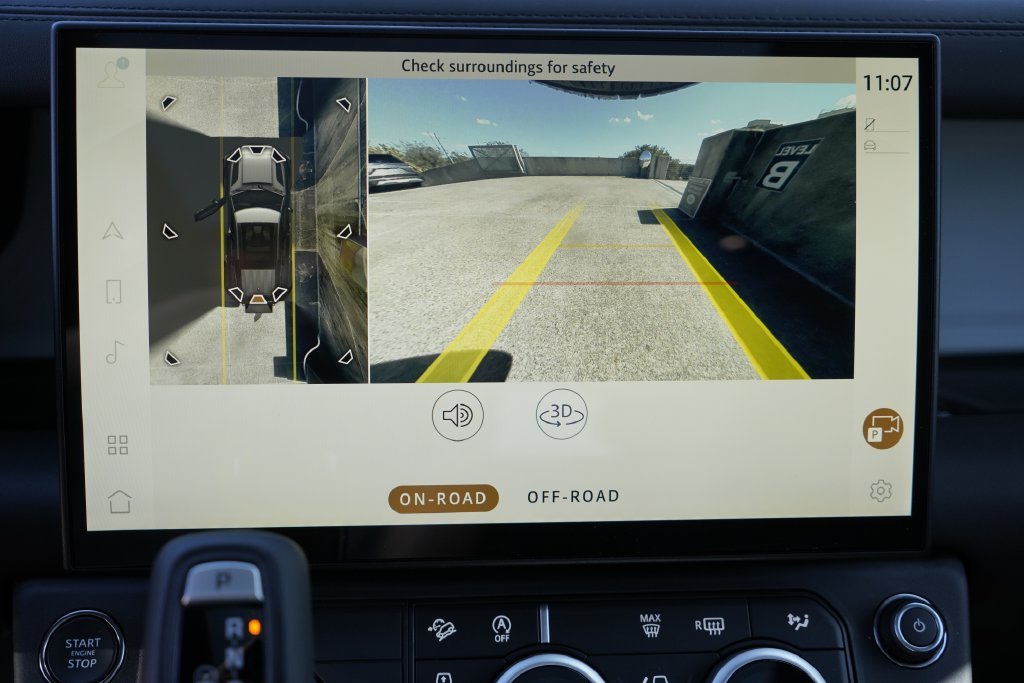 New 2026 Woolstone Green Land Rover X-Dynamic SE image 14