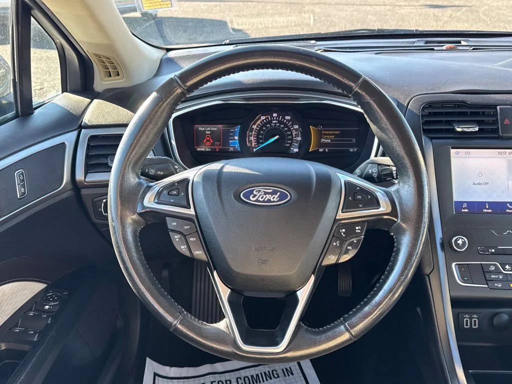2020 Ford Fusion SE - Photo 18