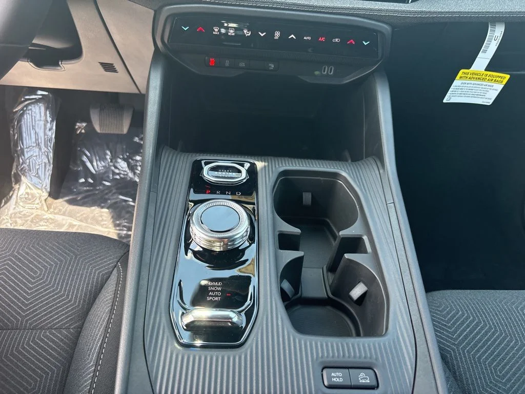 New 2026 Hydro Blue Pearl-Coat Exterior Paint Jeep Laredo image 22