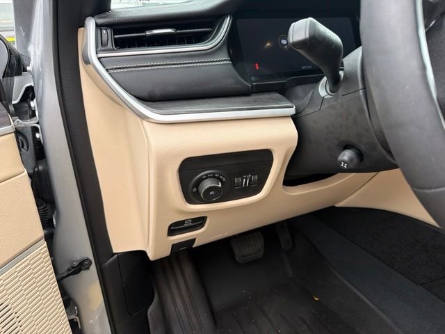 Certified Used 2023 Silver Jeep Limited image 6