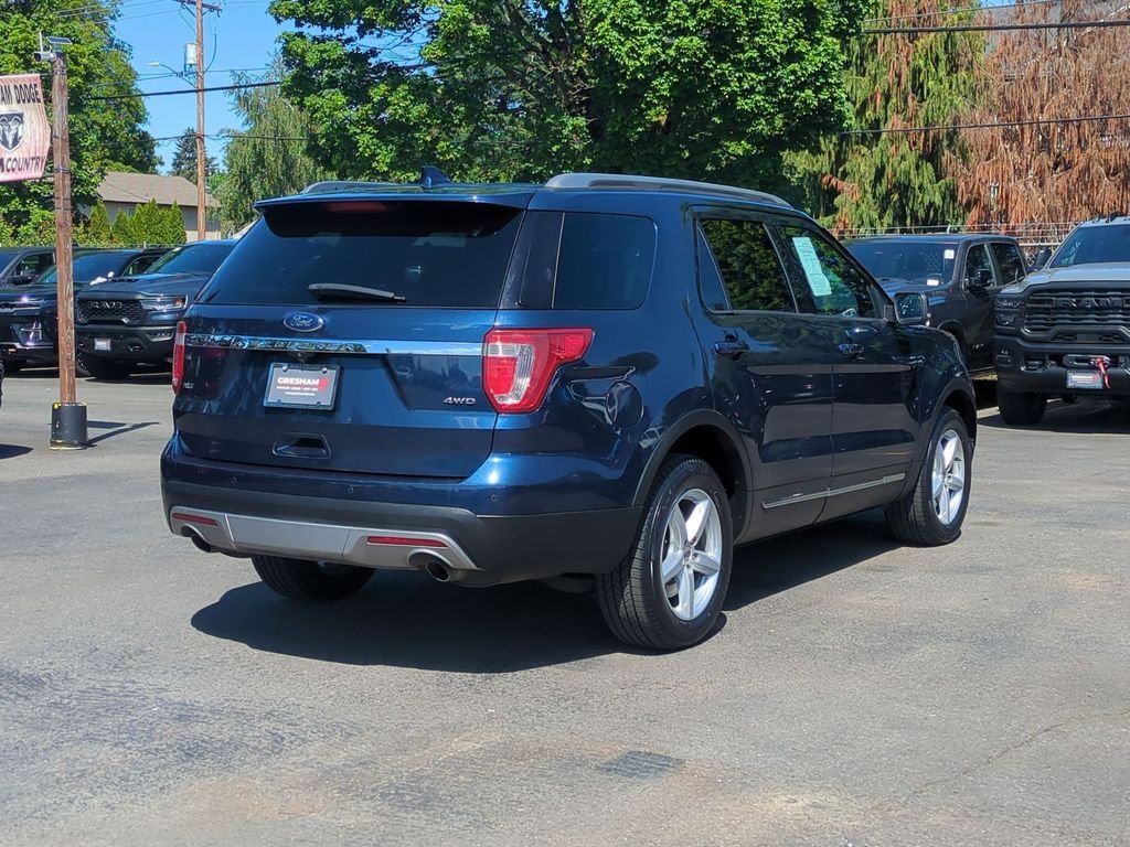 Used 2017 Blue Ford XLT image 7