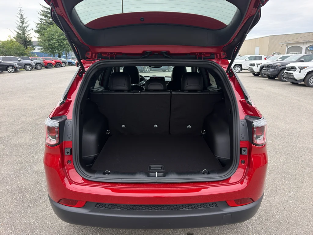 2026 Jeep Compass Latitude Altitude - Photo 12
