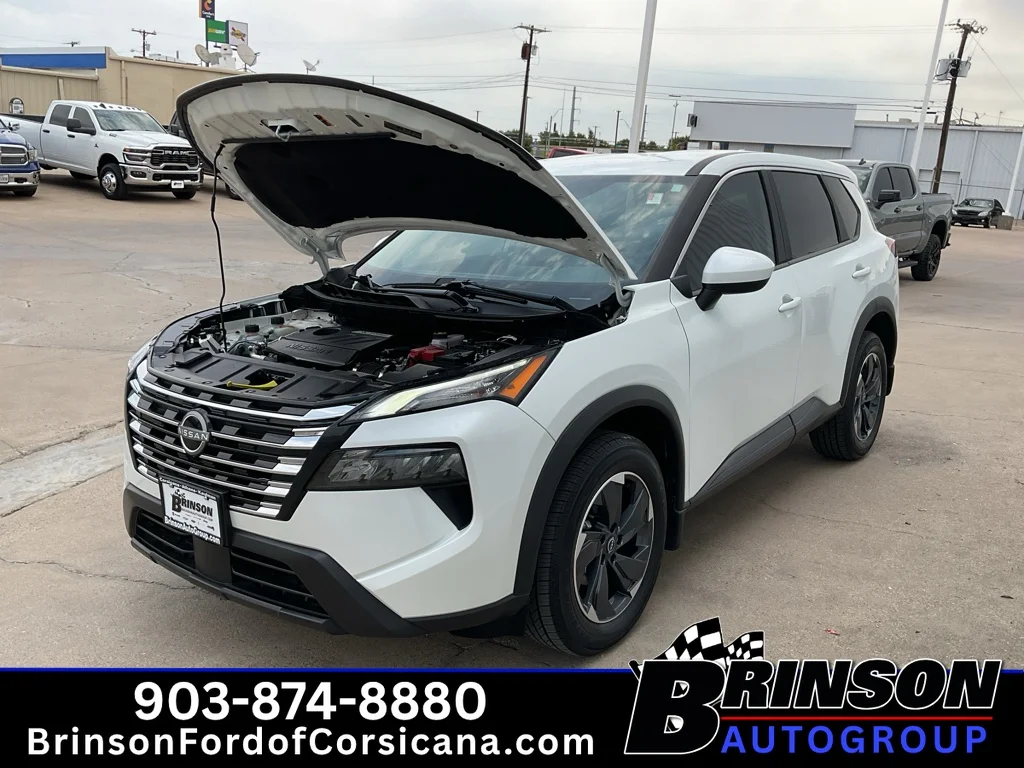 Used 2025 Everest White Pearl Nissan SV image 14