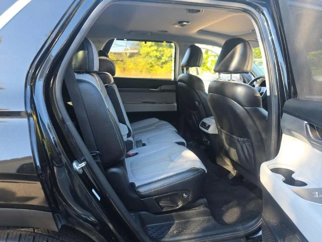 Used 2020 Black Hyundai SEL image 9