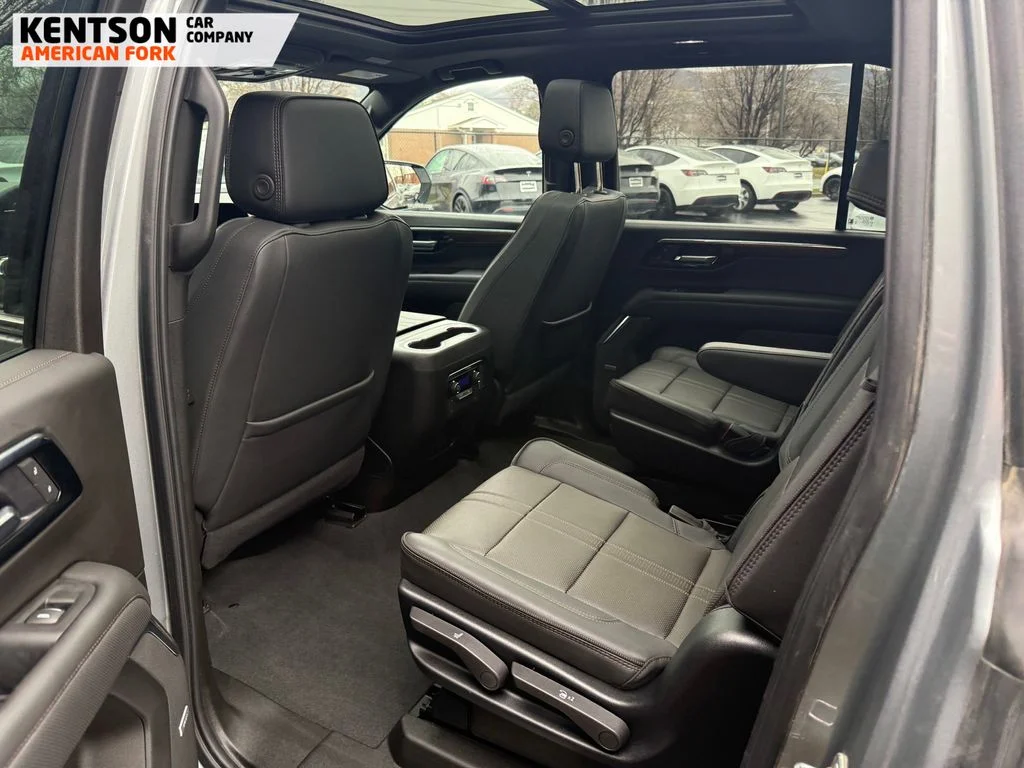 2025 Chevrolet Suburban High Country - Photo 37