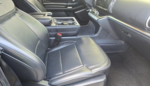 Used 2025 Agate Black Metallic Ford Platinum image 7