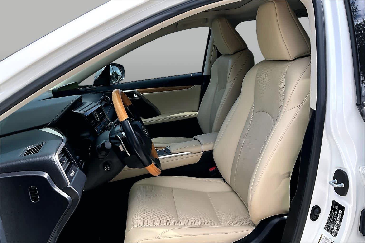 Used 2022 Eminent White Pearl Lexus  image 8