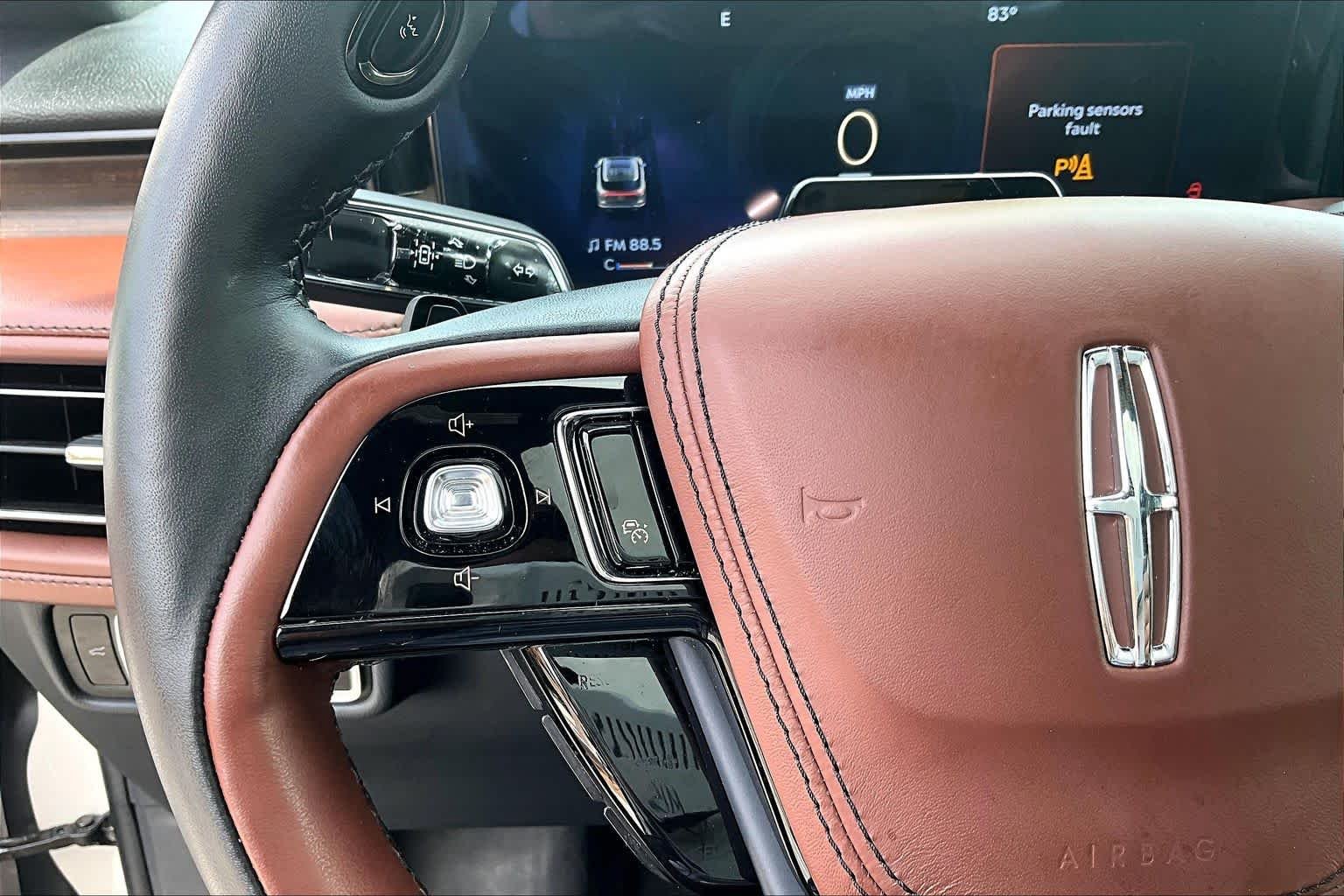 Used 2025 Ceramic Pearl Metallic Tri-Coat Lincoln Reserve image 40