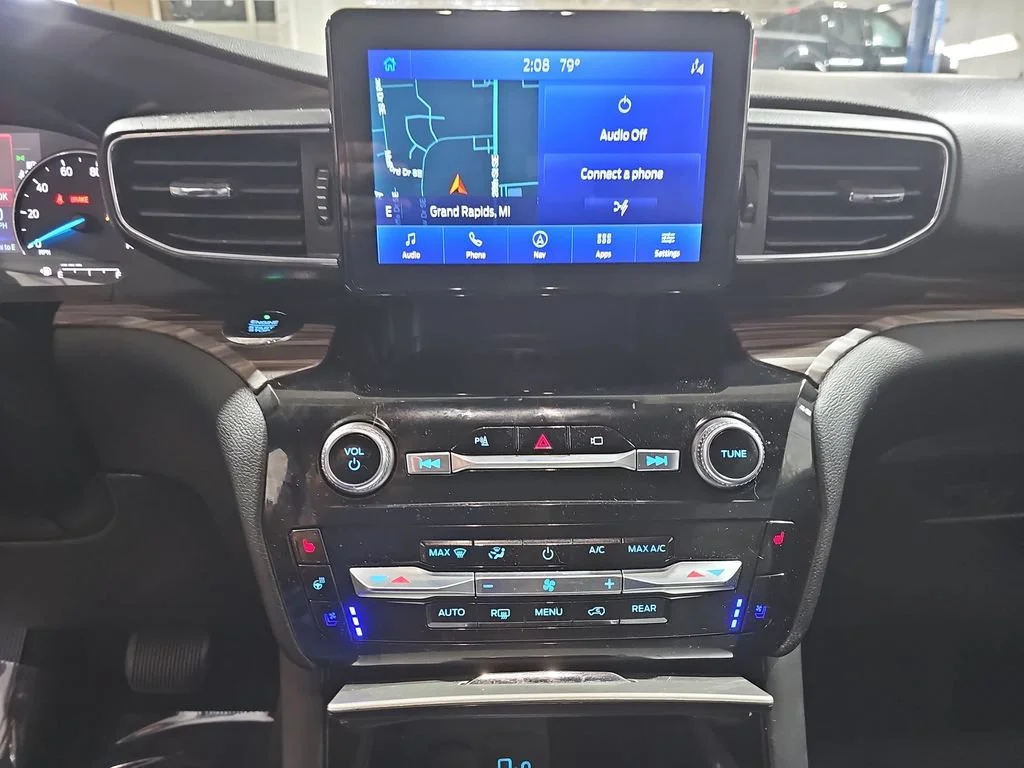 Used 2021 Blue Ford Limited image 26