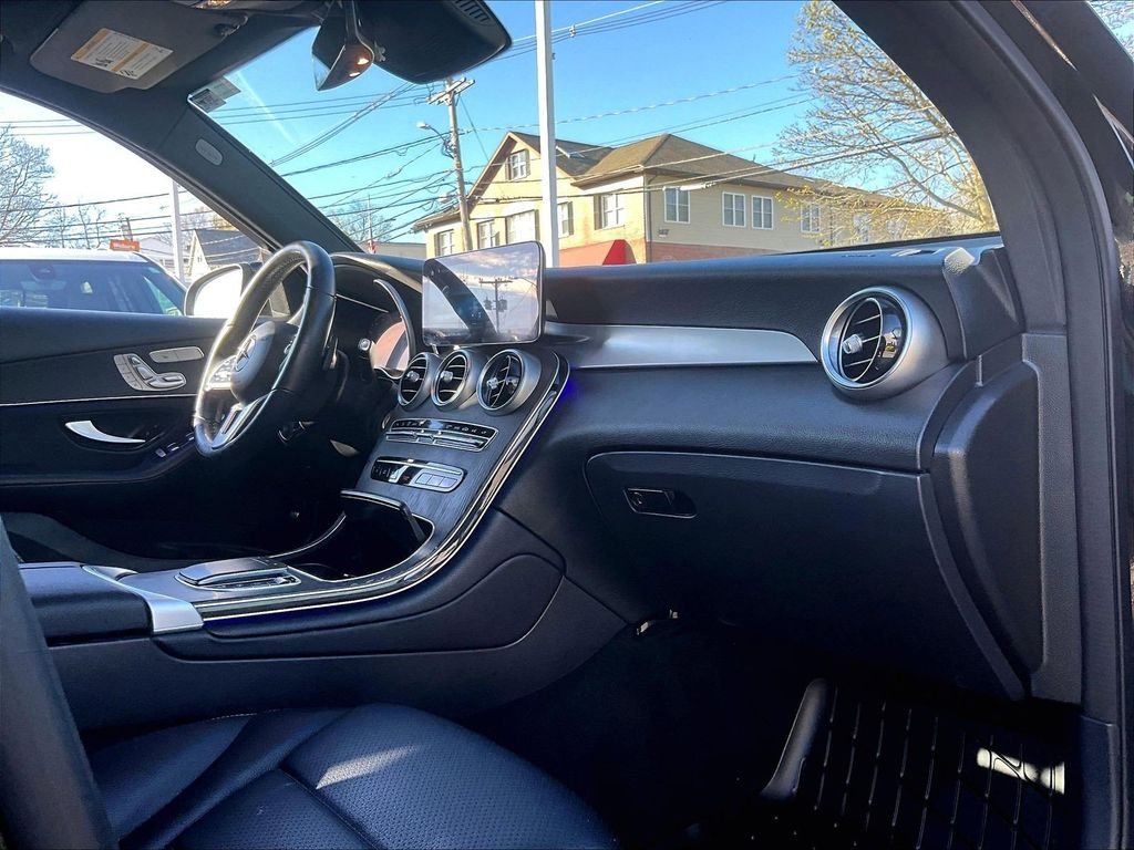 Used 2022 Black Mercedes-Benz GLC 300 image 14