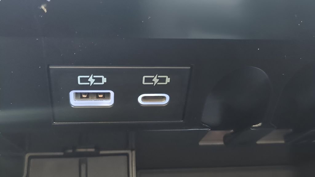 2026 Toyota Tundra Limited - Photo 24