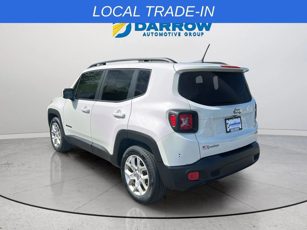 Used 2016 White Jeep Latitude image 3