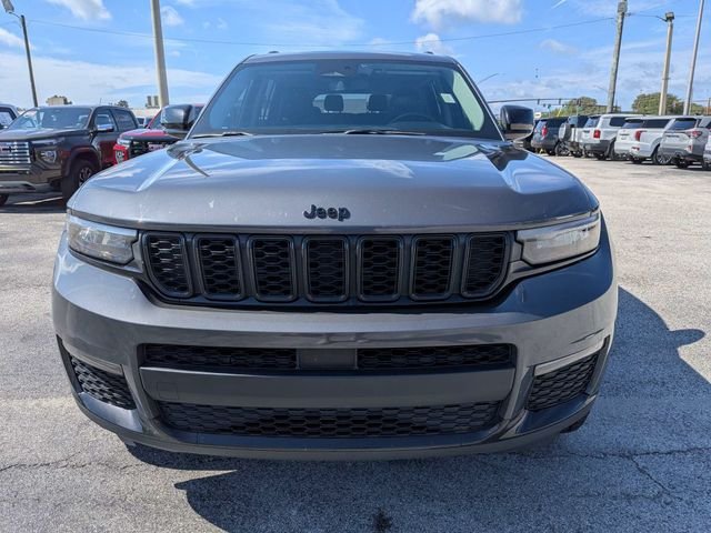 Used 2022 Gray Jeep Limited image 8