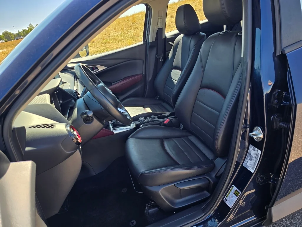 Used 2018 Deep Crystal Blue Mica Mazda Touring image 13