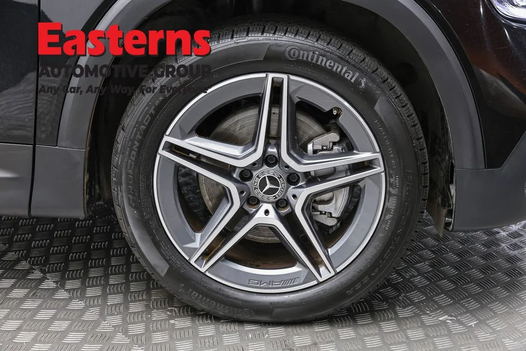 Used 2022 Black Mercedes-Benz GLB 250 image 30