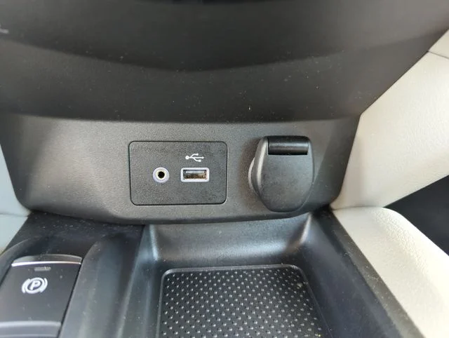 Used 2022 White Nissan SV image 38