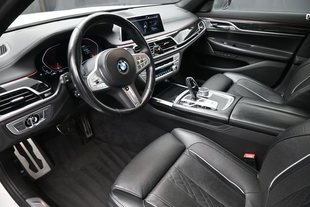 Used 2022 White BMW 740i image 19