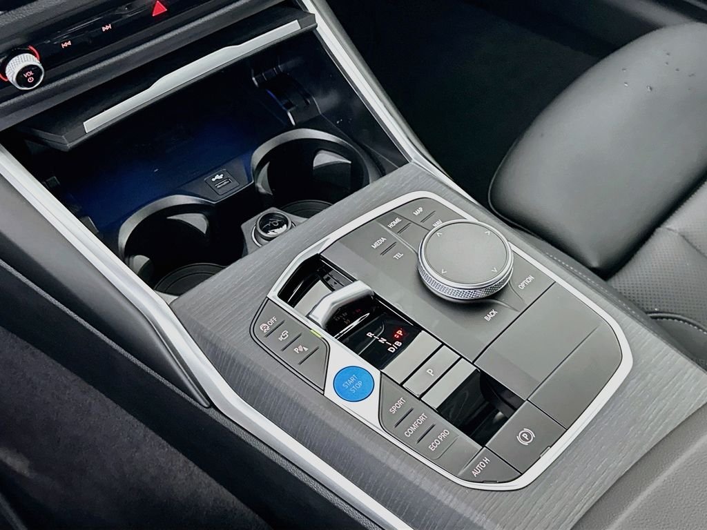 New 2026 Dravit Grey Metallic BMW xDrive40 image 15