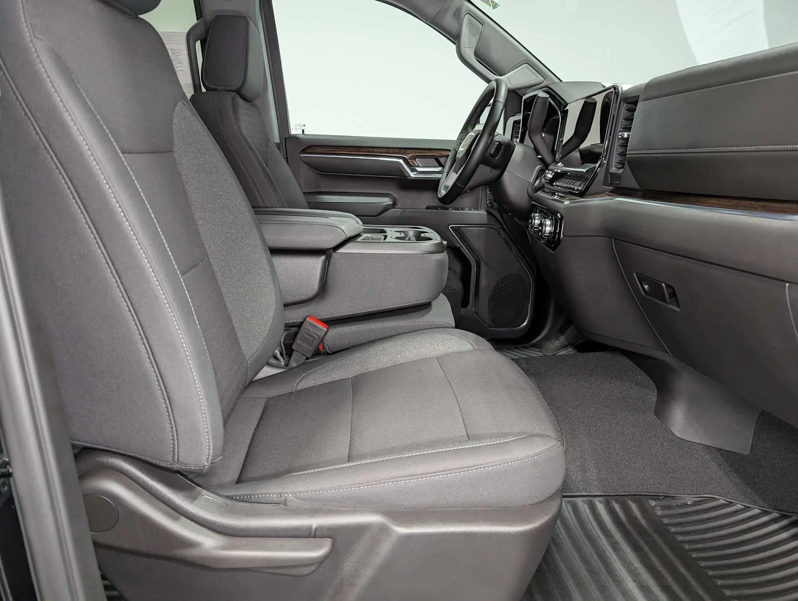 Used 2024 Onyx Black GMC Elevation image 38