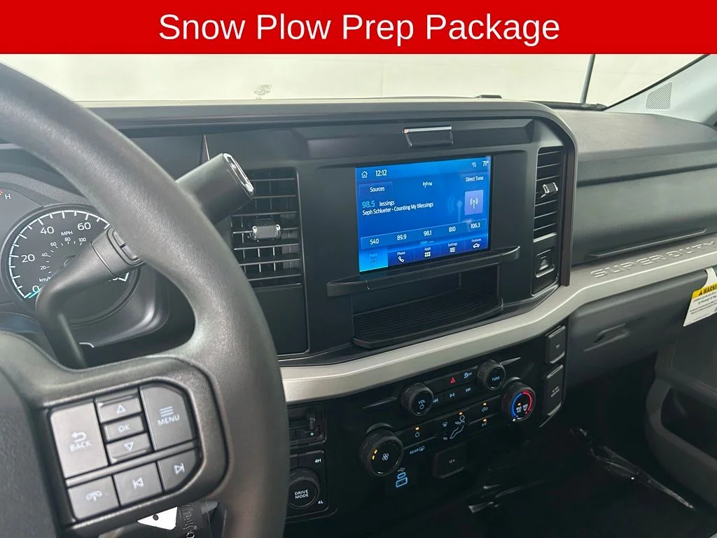 New 2026 Oxford White Ford F-250® XLT image 3