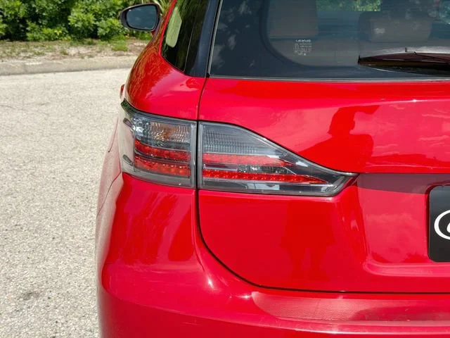 Used 2014 Red Line Lexus Hybrid image 10