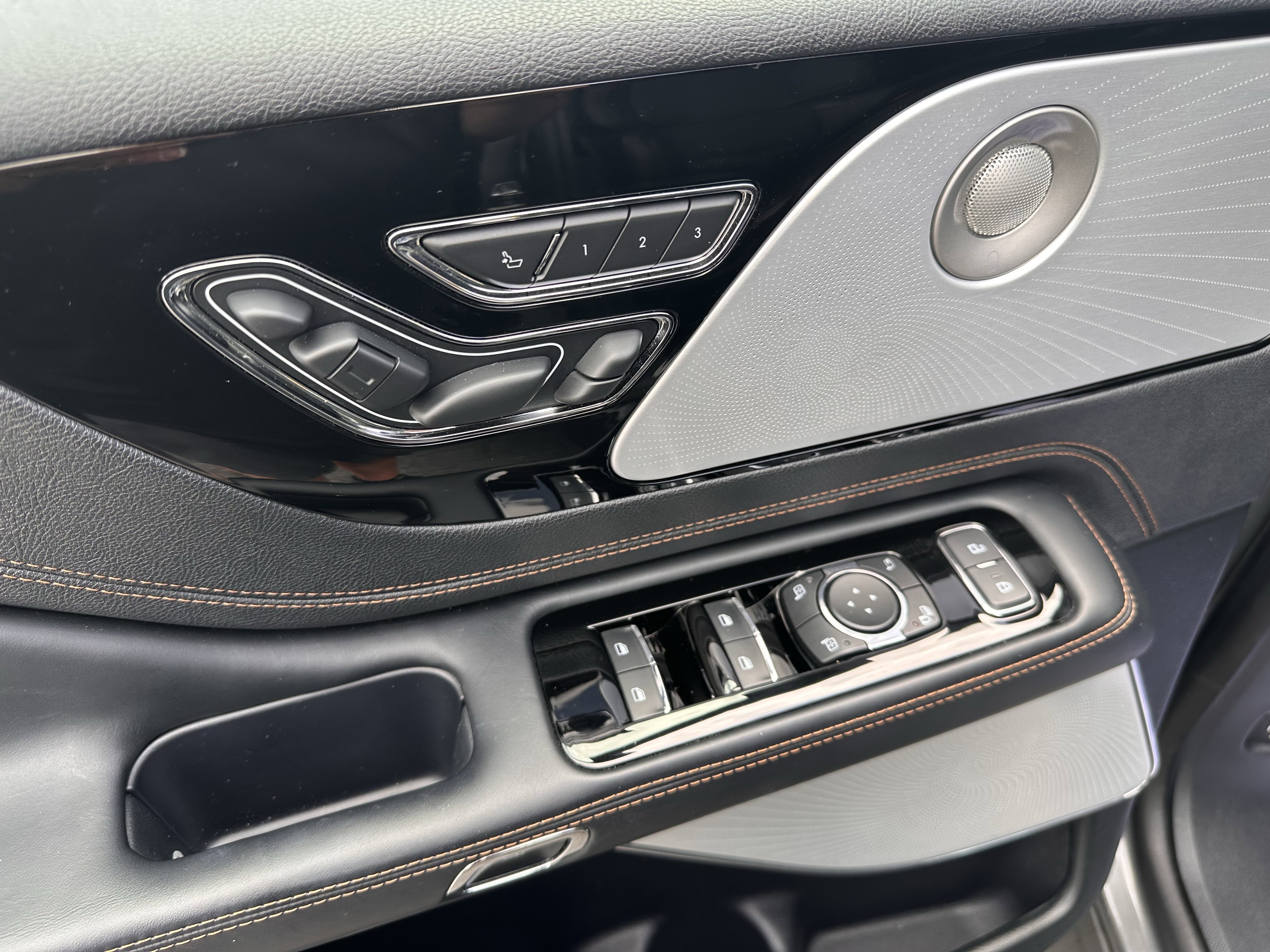 Used 2025 Metallic Lincoln Black Label image 18