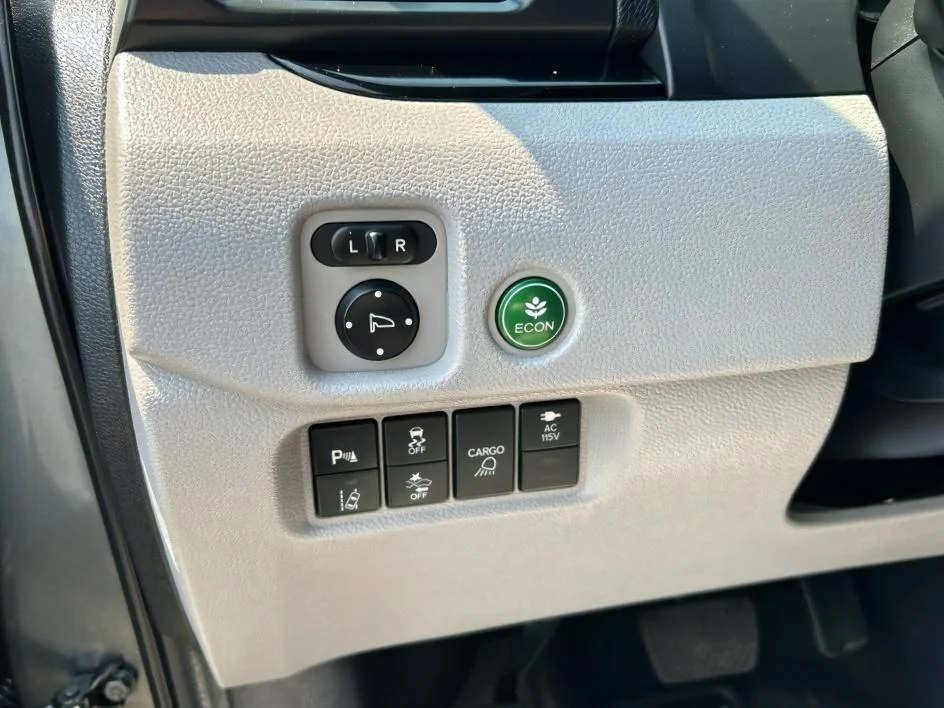 Used 2019 Modern Steel Metallic Honda RTL-E image 8