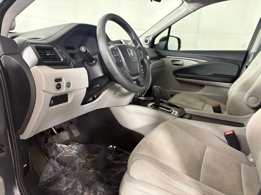 Used 2017 Silver Honda EX image 22