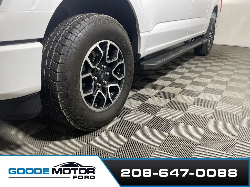 Certified Used 2023 Oxford White Ford XLT image 25