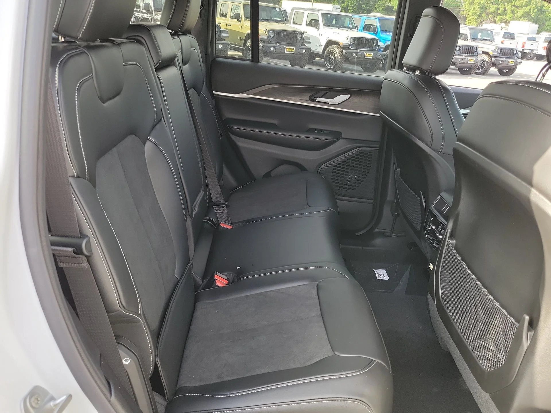New 2026 White Jeep Altitude image 18