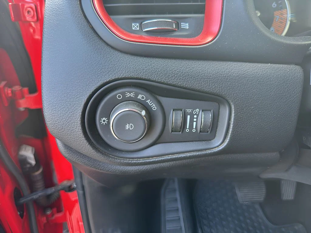 Used 2023 Colorado Red Clearcoat Jeep Trailhawk image 18