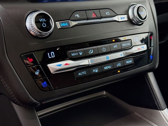 2020 Ford Explorer Platinum - Photo 16