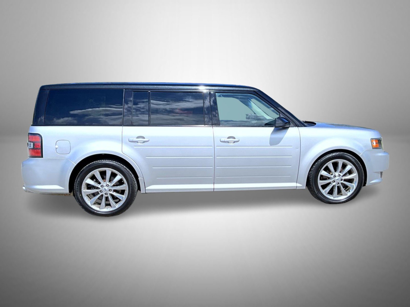 Used 2012 Silver Ford Titanium image 4
