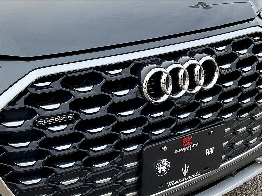 Used 2022 Daytona Gray Pearl Effect Audi 45 S line Premium image 33