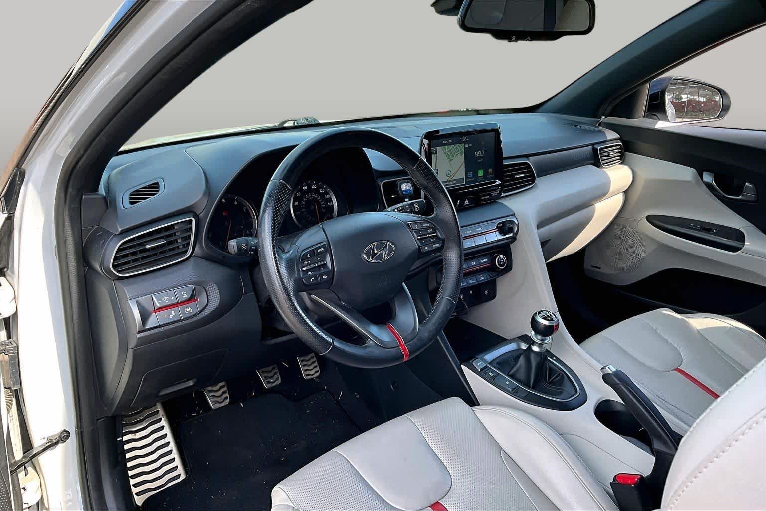 Used 2019 Chalk White w/Black Roof Hyundai Turbo Ultimate image 17