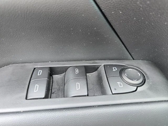 Used 2025 White GMC Elevation image 36