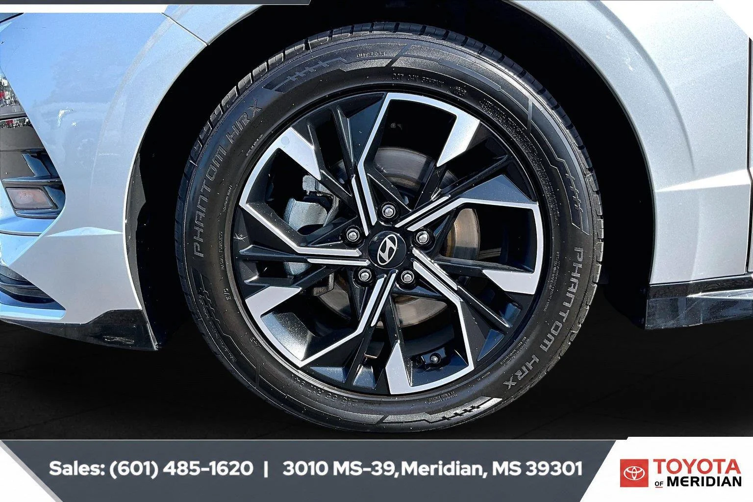 Used 2025 Aero Silver Hyundai SEL image 7