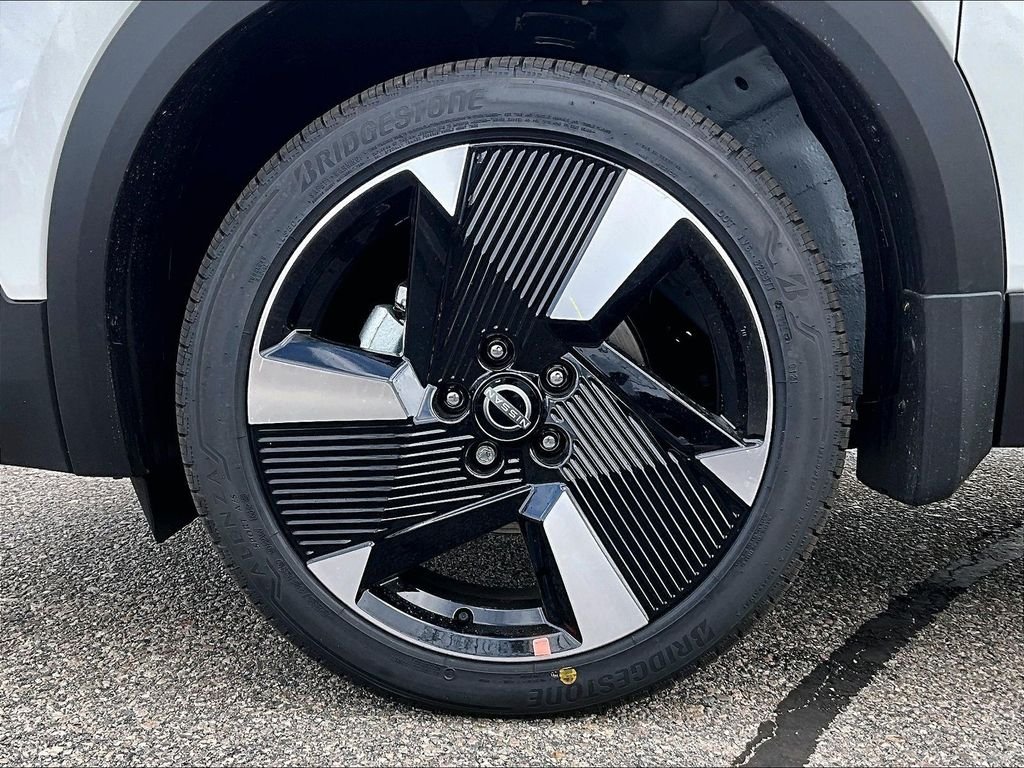 New 2026 Aspen White TriCoat Nissan SR image 8