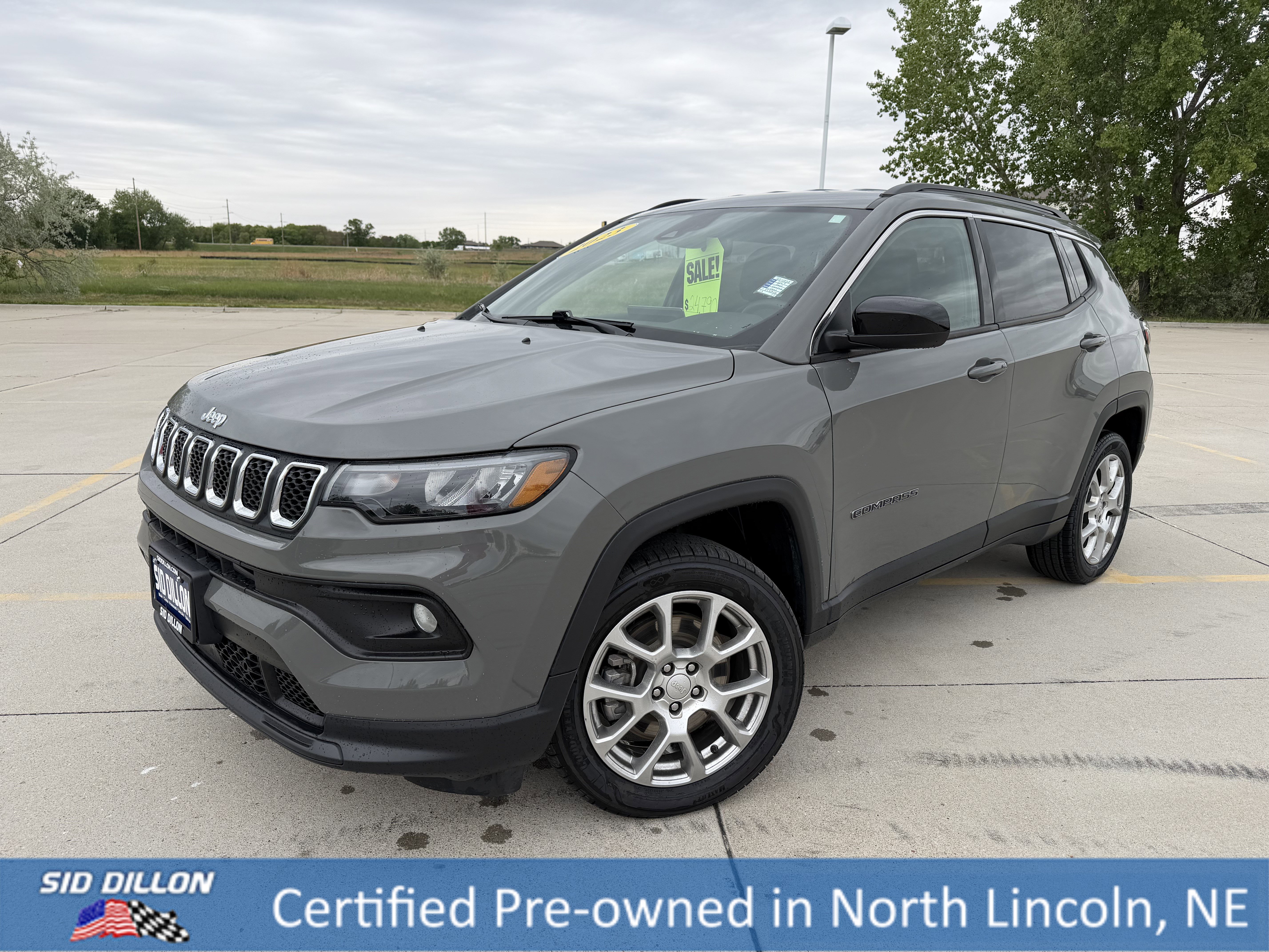 2023 Jeep Compass Latitude Lux 4X4's photo