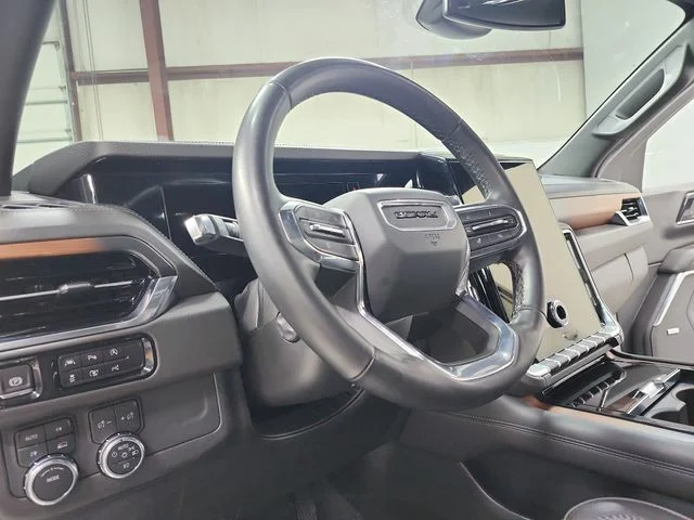 Used 2025 White GMC Denali image 19