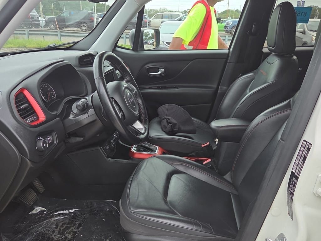 Used 2019 White Jeep Trailhawk image 11