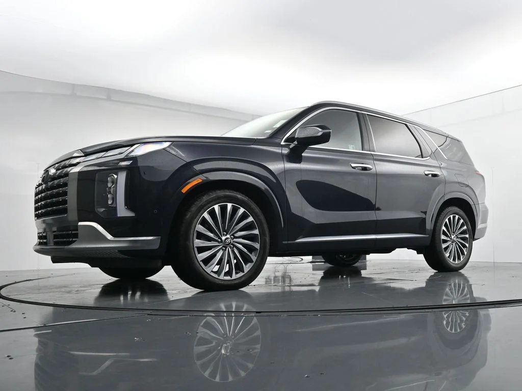 Used 2024 White Hyundai Calligraphy image 29