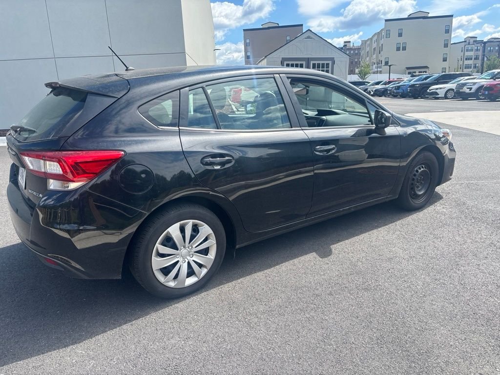 Used 2018 Crystal Black Silica Subaru 2.0i image 4