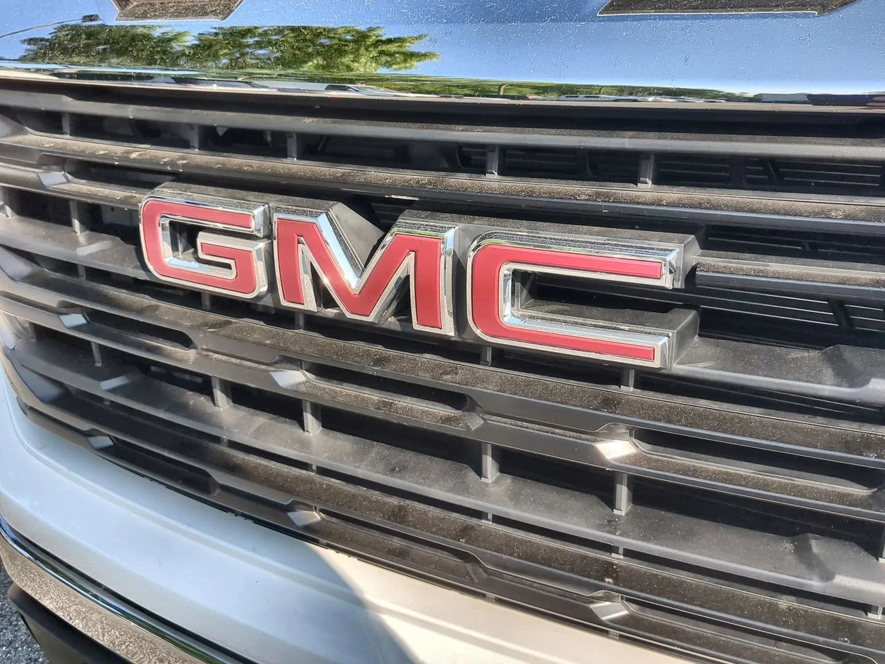 New 2026 Summit White GMC Pro image 29