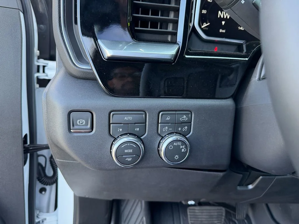New 2026 Summit White GMC SLE image 21