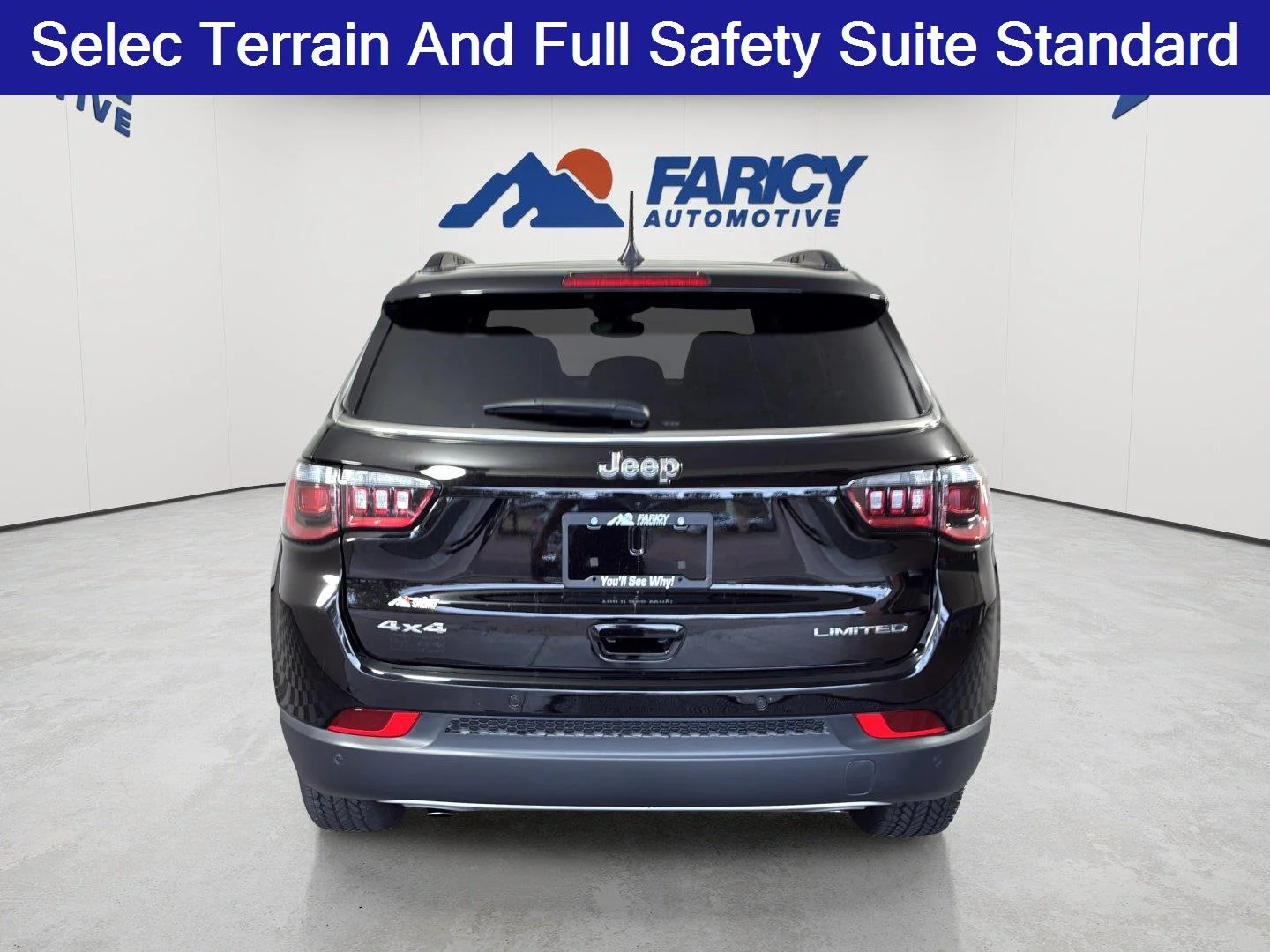 Used 2023 Diamond Black Crystal Pearlcoat Jeep Limited image 5