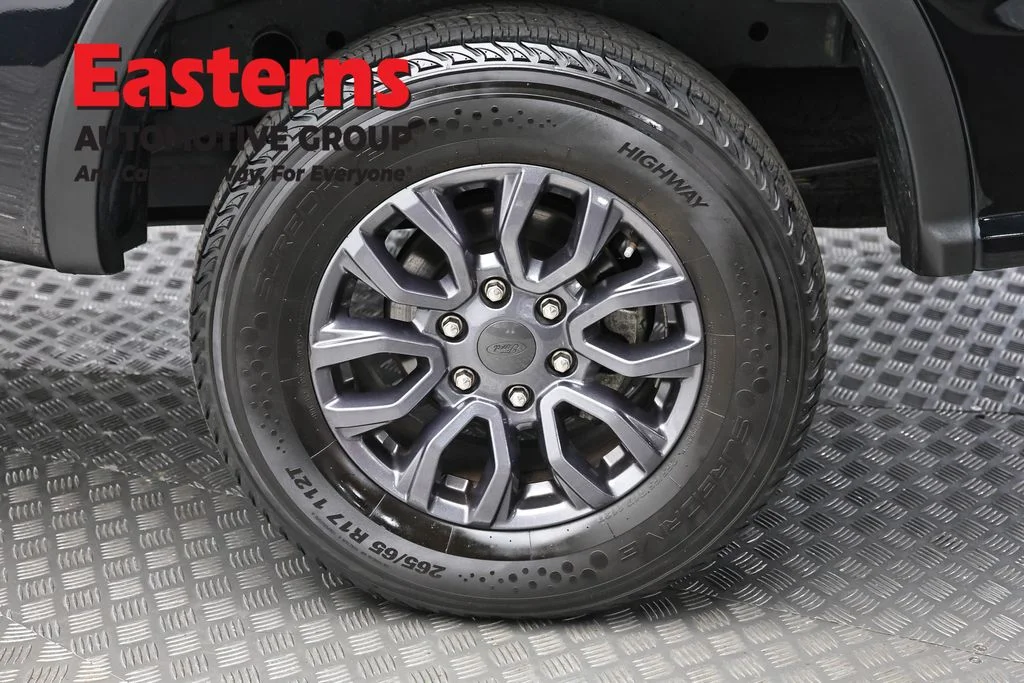 Used 2022 Black Ford XLT image 8