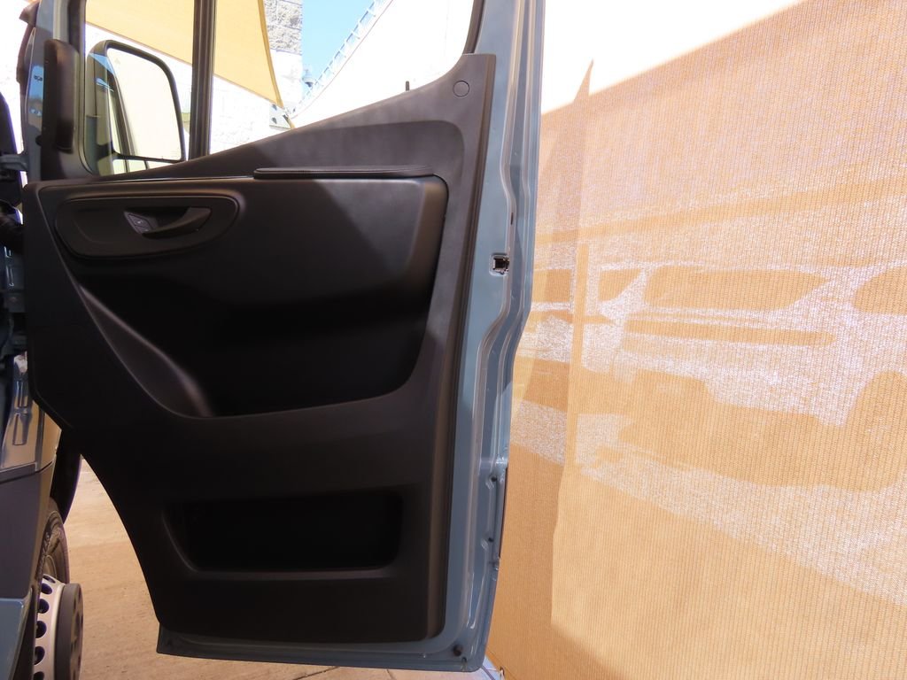 New 2026  Mercedes-Benz Cargo 170 WB image 25